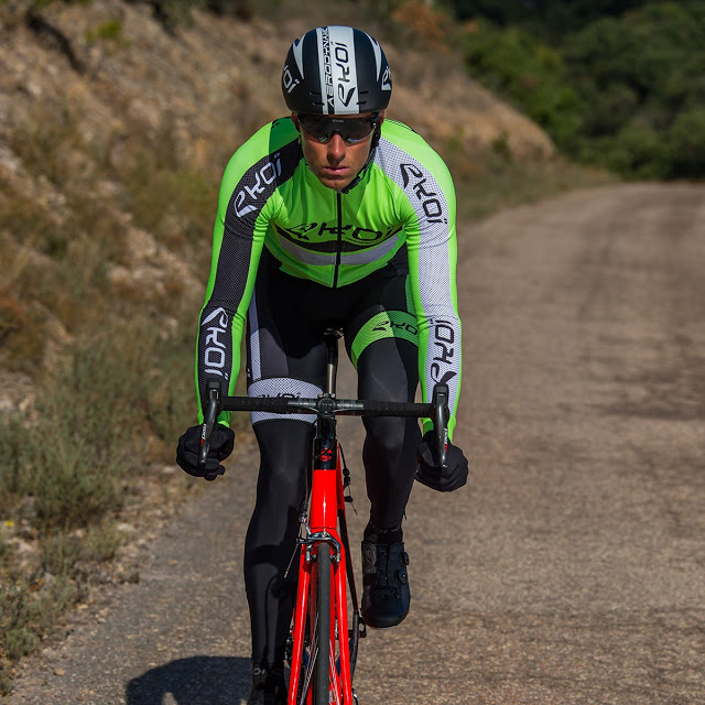 New Gel Aero Comp10 Thermal Cycling Skinsuits from Ekoï