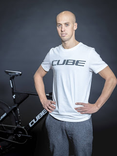 Cube signs triathlete Andi Böcherer