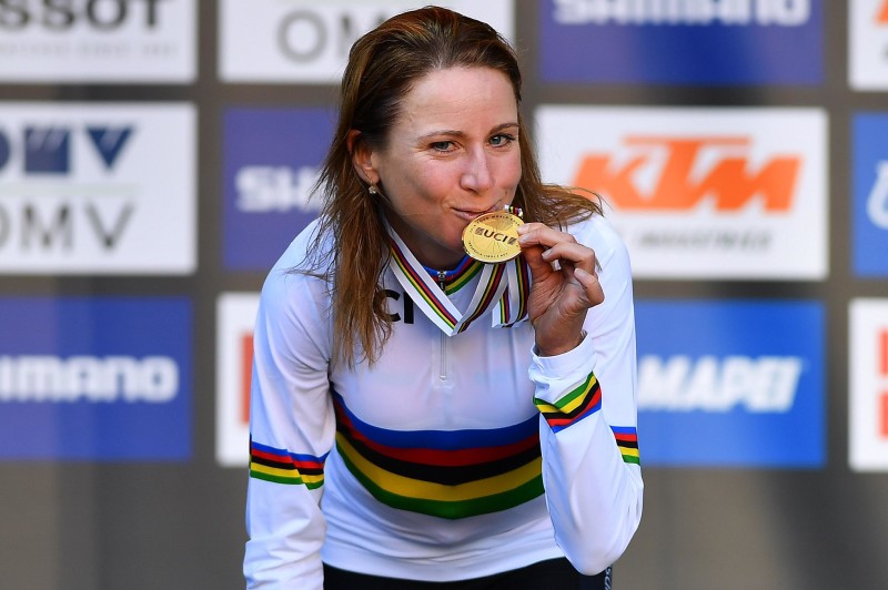 Back-to-back World Time Trial Championships for Van Vleuten