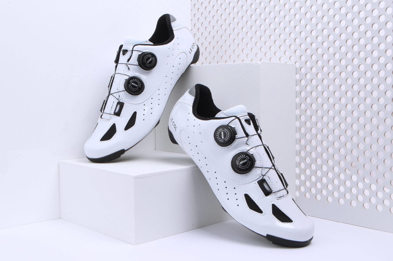 Meet the Le Col Pro Carbon Road Shoes