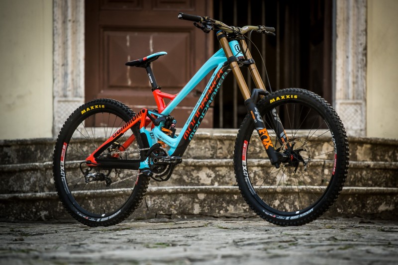 2019 Mondraker Summum Carbon Downhill Bike