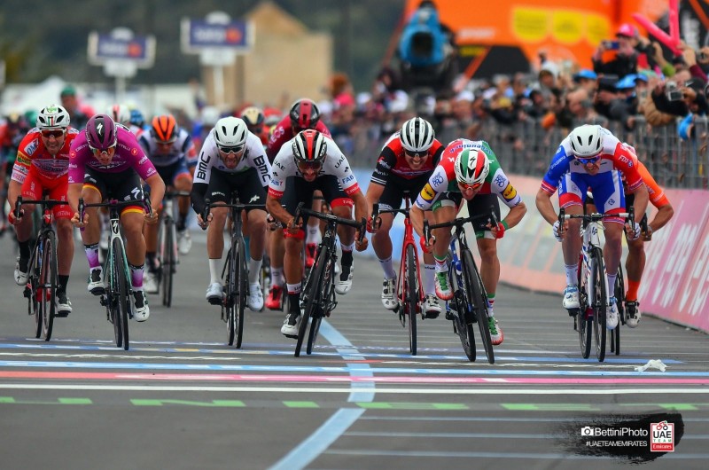 Gaviria Takes Stage Win after Dramatic Day at the Giro