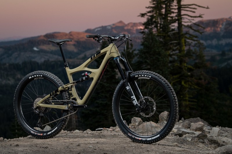 The New Ibis Mojo HD5  - Insa­tiable Descend­ing Hunger that Climbs. Happily