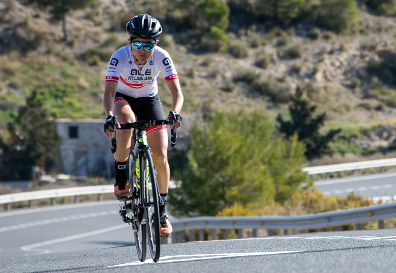 LEOMO Sponsoring Top Japanese Cyclist Eri Yonamine