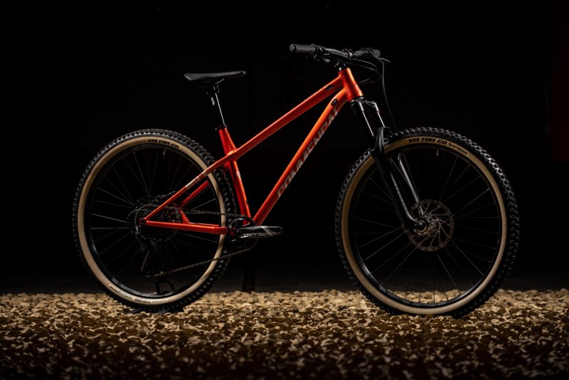 Commencal META HT AM - Pure Riding Sensations