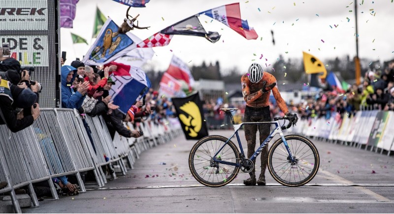 Canyon Launches Double World Championship-Winning 2021 Inflite Range