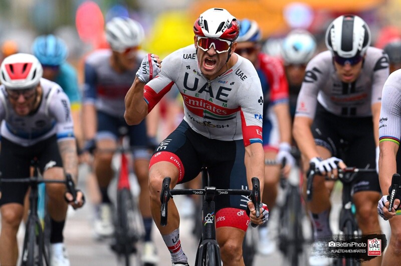 Super Alexander Kristoff Seals the Yellow Jersey in the First Stage of the Tour de France