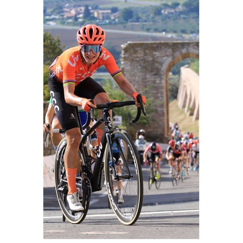 Marianne Vos Wins in Assisi, Annemiek van Vleuten Keeps the Pink Jersey