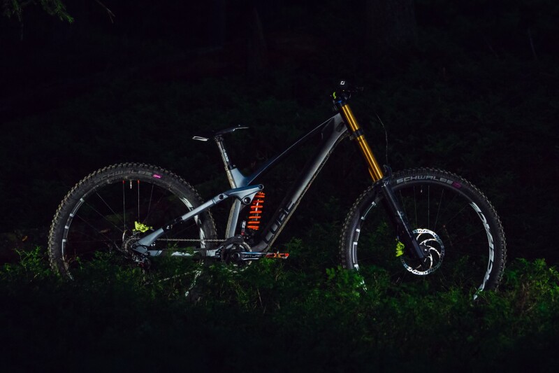 Big Wheels, Carbon Frame Construction, Sophisticted Kinematics and Progressive Geometry - The Brand-New Cube Two15 HPC has it All