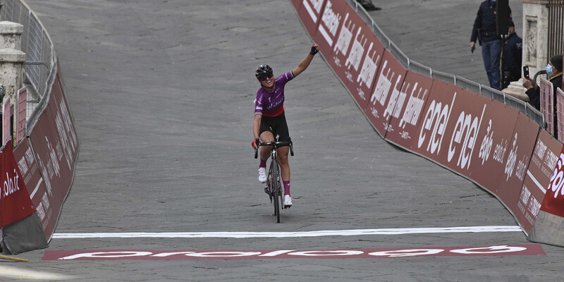 Chantal Van Den Broek-Blaak Wins Strade Bianche Women Elite