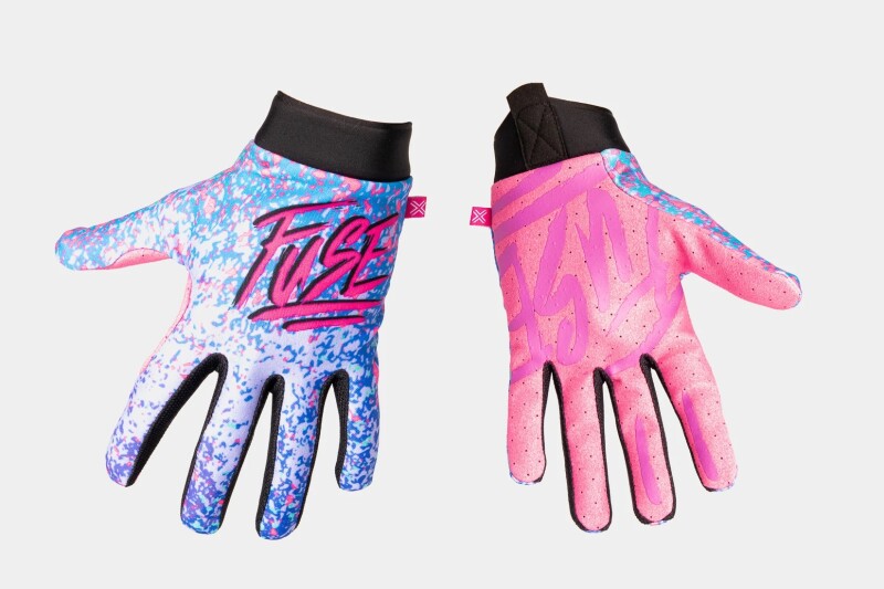 OMEGA Glove - The Perfect Blend of Performance and Aesthetics