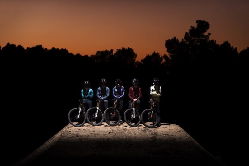 2022 Commencal Vee Downhill Team Announced