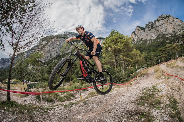 Thok E-Bikes Official Supplier of the Trial Champion Team