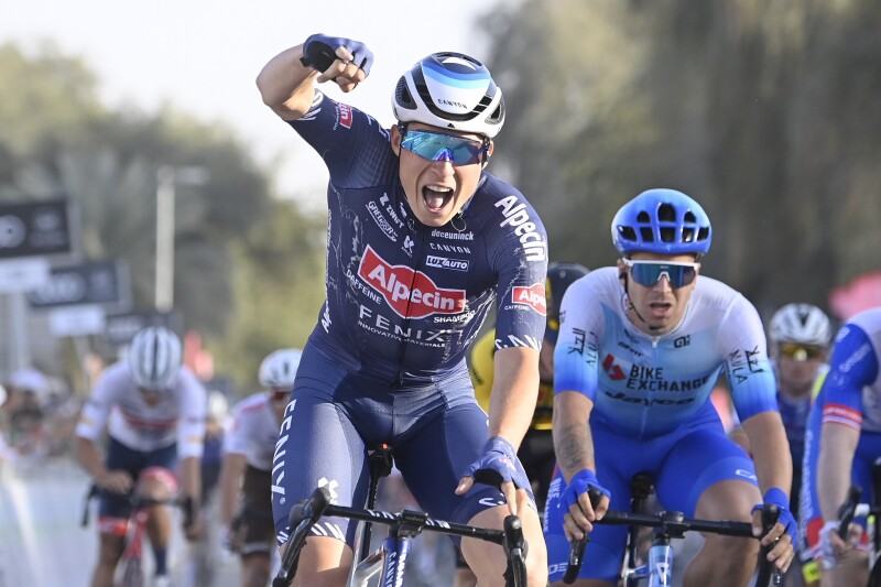 Philipsen Wins Stage 1 of the UAE Tour and Wears the First Red Jersey