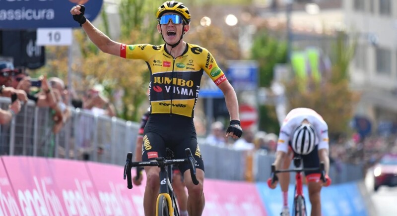 Bouwman Wins Beautiful Stage in Giro, Partly Thanks to Dumoulin