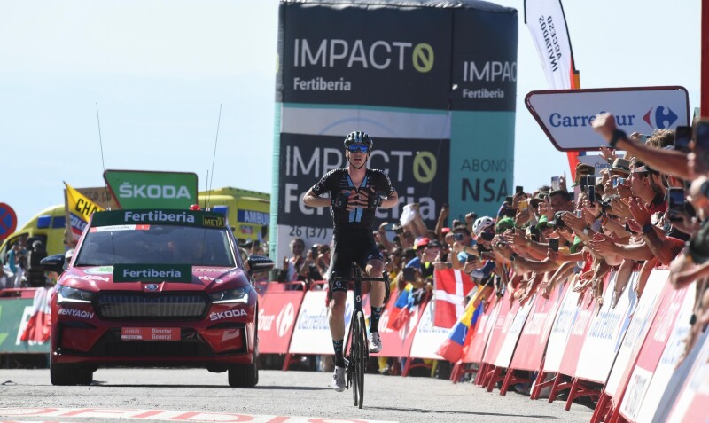 Thymen Arensman Climbs to Queen Stage Success at the Vuelta for Team DSM