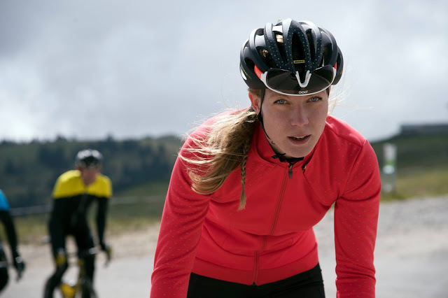 Mavic's New Sequence Convertible WMN Jacket