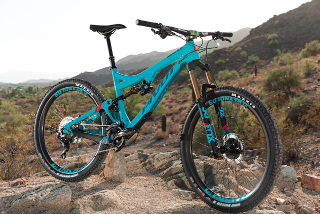 Pivot Cycles gets Aggressive with New Mach 6 Carbon and Mach 6 Aluminum
