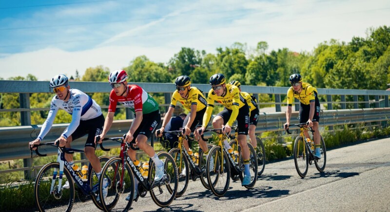 Team Visma | Lease a Bike chasing stage wins in Giro d'Italia