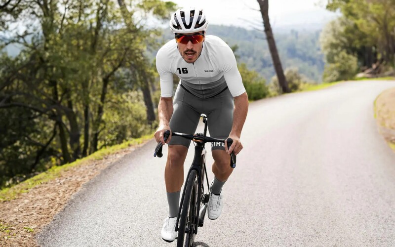 Article by Siroko: 10 lightweight road bikes with disc brakes for 2024